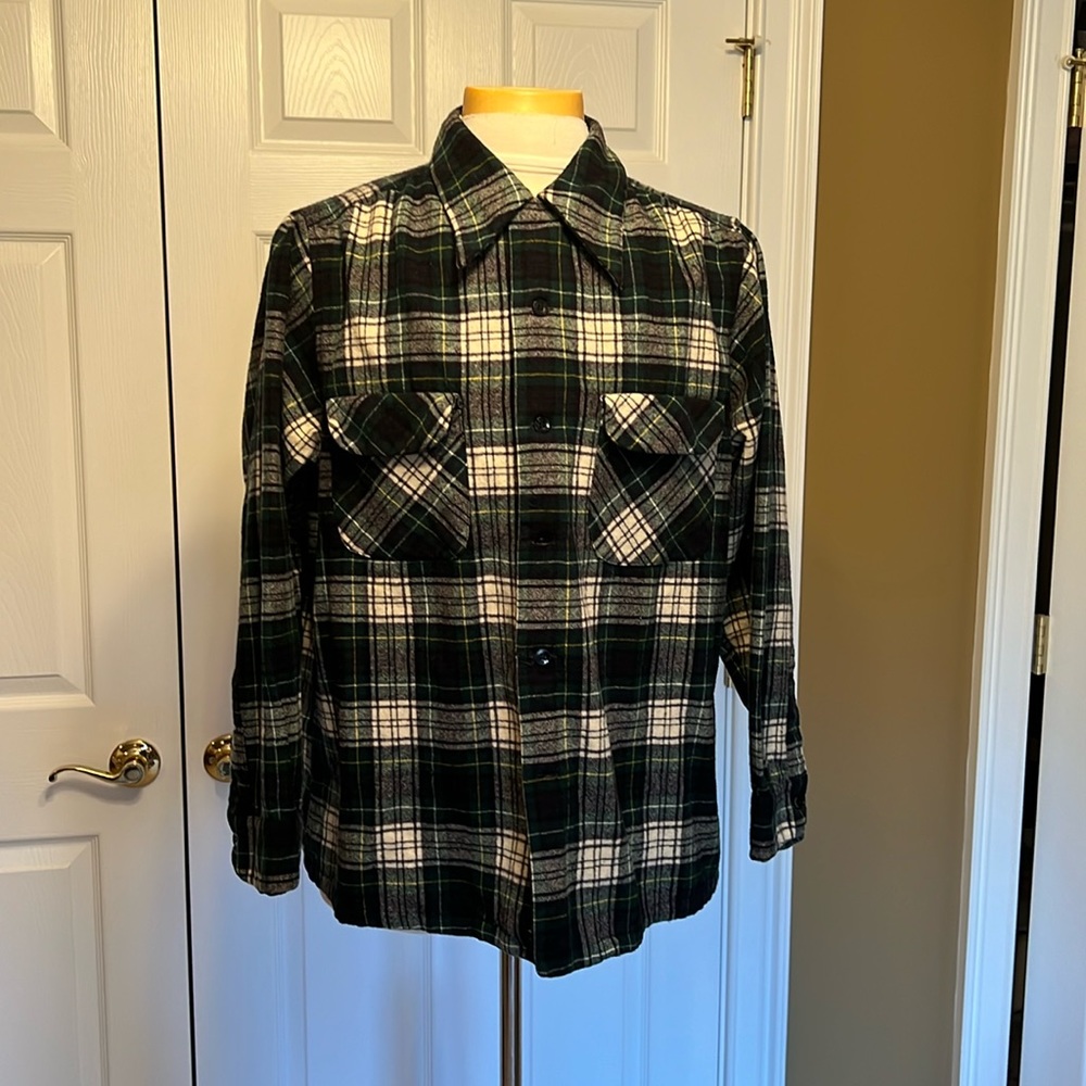 Mens vintage Pendleton wool flannel. Size xl.